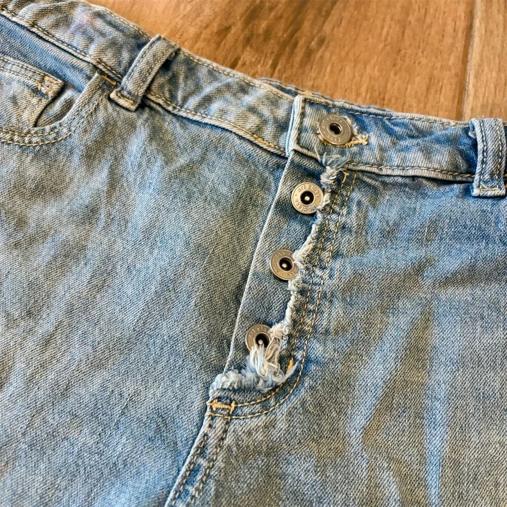 Art Class Girls Denim Shorts Size XL 14 Light Wash Distressed Button Fly